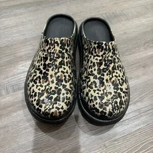 ◆OOFOS◆ OOCLOOG LUXE LEOPARD Clog Luxe Leopard 5002545802 OOFOS | Shoes | Oofos Oocloog Luxe Leopard Slip On Clog
